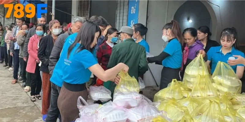 Chương trình “Bếp Cơm Ấm Trưa” của 789F