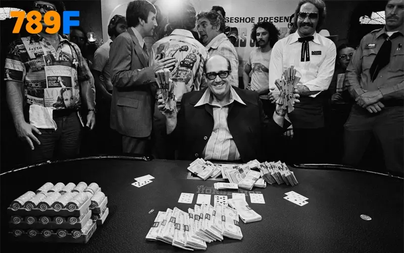 Chủ casino Quảng Ninh lỗ 20 quý liên tiếp gây sốc 1 Tiểu sử và hành trình cuộc đời Doyle