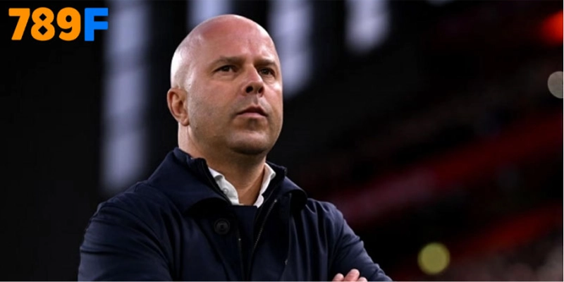 HLV Arne Slot đối diện áp lực lớn khi những sai lầm của Liverpool liên tiếp HLV Arne Slot đối diện áp lực lớn khi những sai lầm của Liverpool liên tiếp