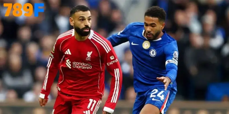 Salah bất lực trước hàng thủ Chelsea, biểu tượng rõ nhất cho hàng công Liverpool sa sút Salah bất lực trước hàng thủ Chelsea, biểu tượng rõ nhất cho hàng công Liverpool sa sút