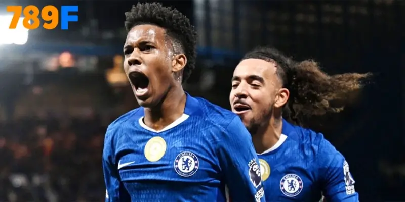 Sao trẻ Chelsea Estêvão ăn mừng bàn thắng phút 95 trước Liverpool Sao trẻ Chelsea Estêvão ăn mừng bàn thắng phút 95 trước Liverpool